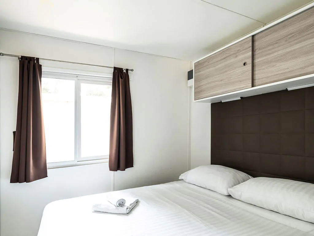zaton-holiday-resort-premium-interior-bedroom-double-bed-view