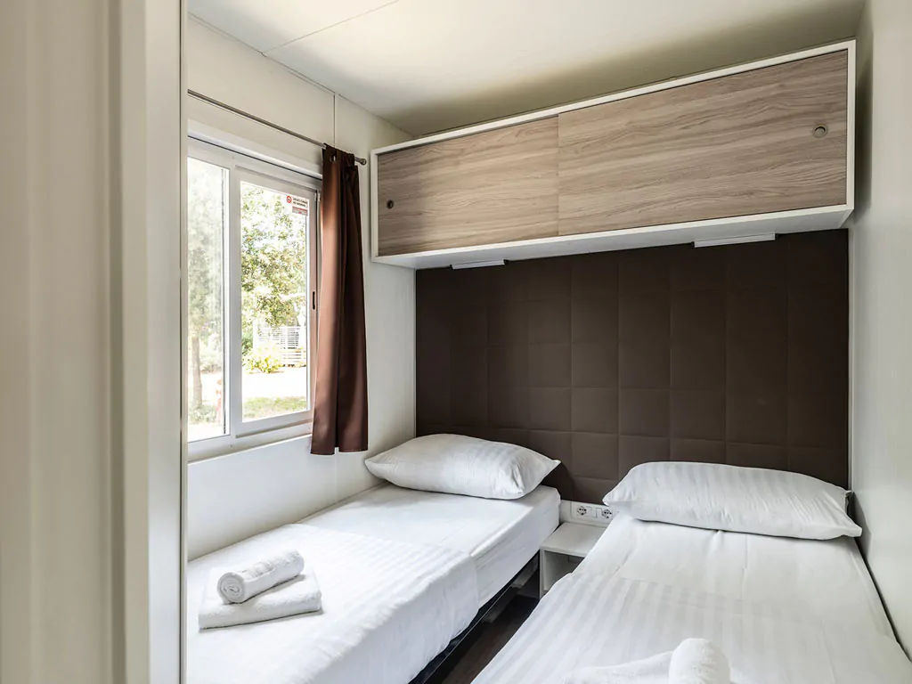zaton-holiday-resort-premium-interior-bedroom-double-bed