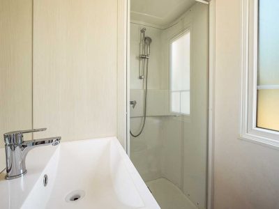 brioni-sunny-camping-superior-plus-camping-home-bathroom