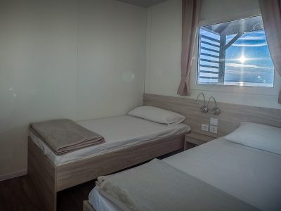 camping-klenovica-comfort-mobile-home-bedroom-interior
