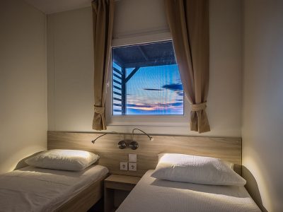 camping-klenovica-comfort-mobile-home-double-room-outside-view