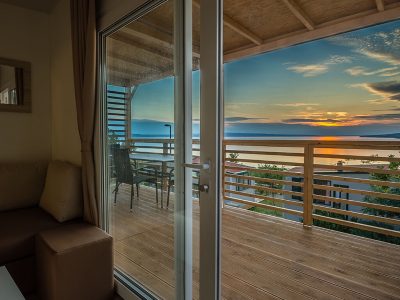 camping-klenovica-comfort-mobile-home-outside-view
