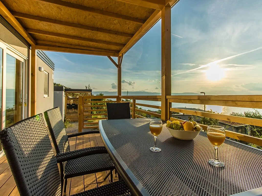 camping-klenovica-standard-mobile-homes-terrace-view-ii