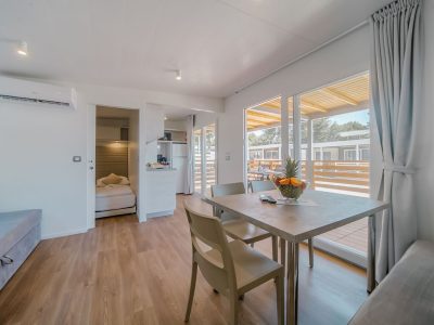 camping-ljutic-interior-superior-sea-view-mobile-home-10