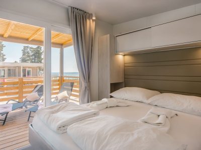 camping-ljutic-interior-superior-sea-view-mobile-home-7