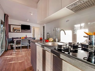 camping-ljutic-mobile-home-superior-kitchen-i