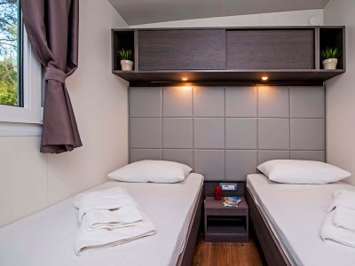 camping-ljutic-mobile-home-superior-two-bed-bedroom-i