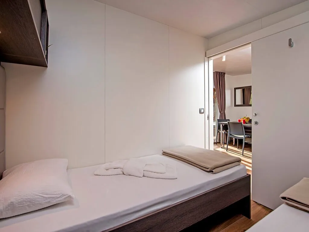 camping-ljutic-mobile-home-superior-two-bed-bedroom-ii