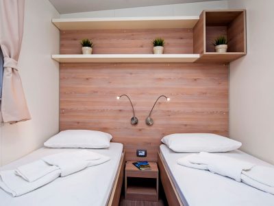 campsite-klenovica-premium-seaview-mobile-homes-children-bedroom-ii