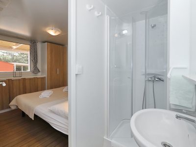 campsite-park-soline-comfort-family-mobile-homes-bathroom