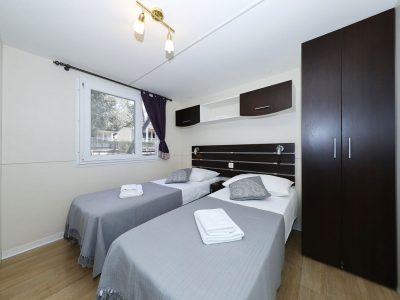 campsite-park-soline-mobile-home-dalmacija-interior-bedroom-single-beds