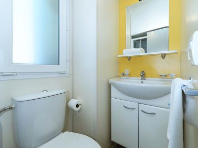 campsite-park-soline-premium-mobile-homes-bathroom