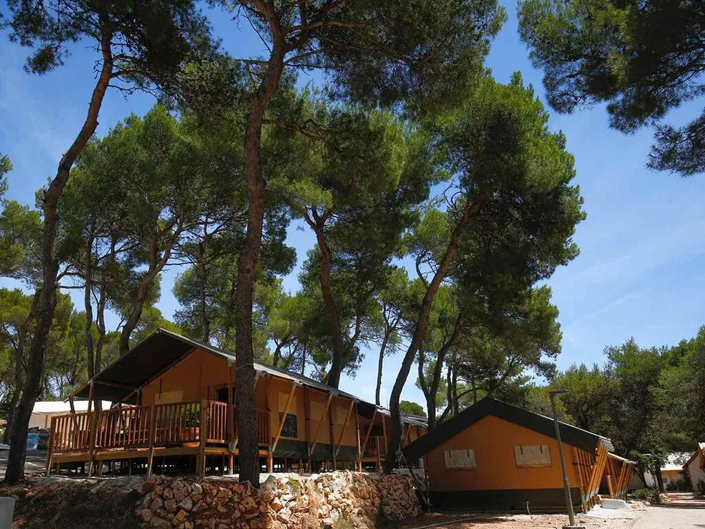arena-one-99-glamping-two-bedroom-tent-exterior-i