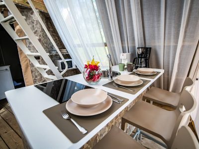 camping-arena-one99-lodge-tent-glamping-interior