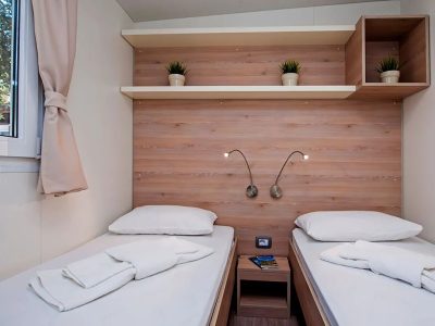 camping-porton-biondi-premium-mobile-home-interior-4-jpg