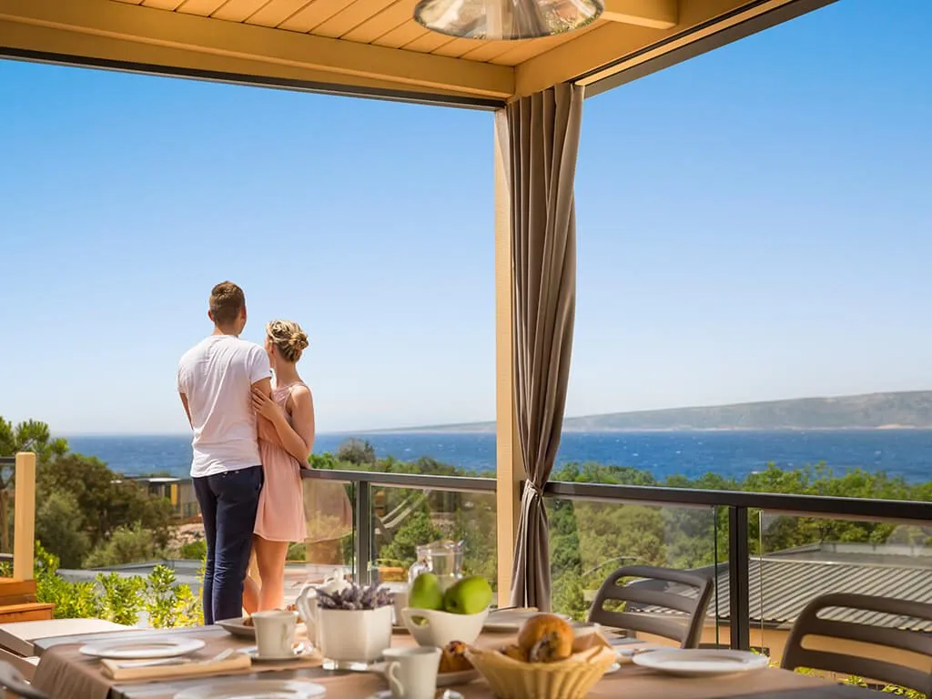 krk-premium-camping-resort-interior-mobile-home-with-spectacular-view-iii