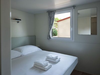 amadria-park-sibenik-standard-mobile-home-interior-bedroom