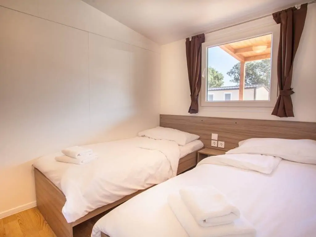 campsite-rapoca-delta-classic-interior-bedroom-single-beds
