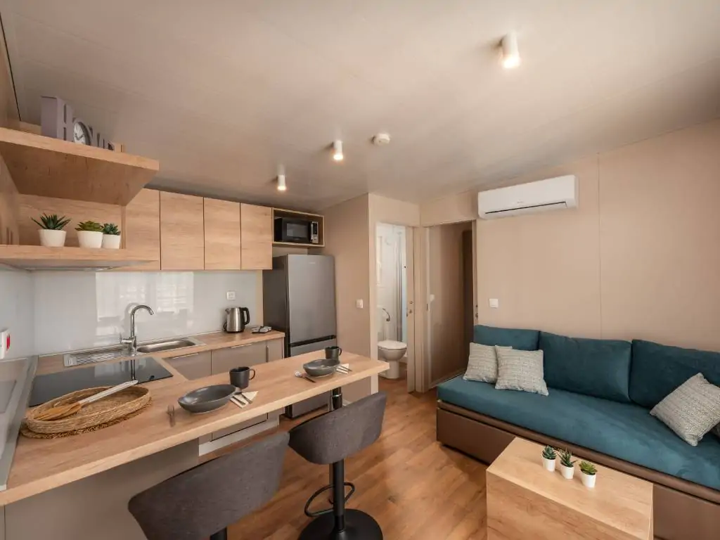 campsite-rapoca-superior-relax-interior-kitchen-living-room