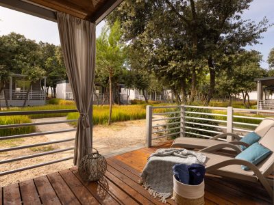 mobile-home-central-village-superior-plus-exterior-front-view-terrace-2