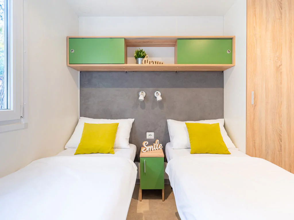 mobile-home-superior-interior-double-bed-ii