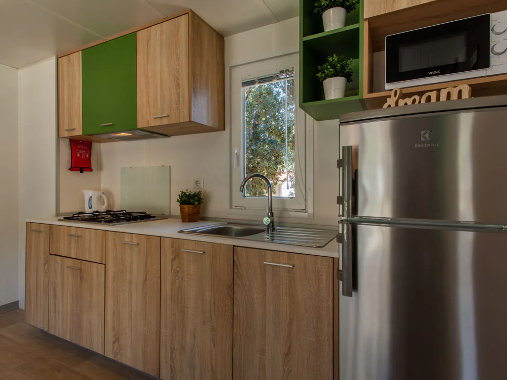 mobile-home-superior-interior-kitchen