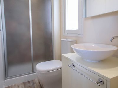 camping-campingin-park-umag-luxury-mobile-homes-park-riviera-bathroom-2