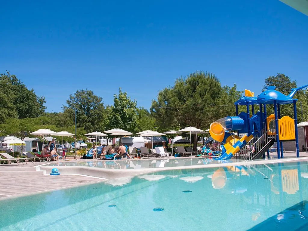 camping-polidor-pool-relax