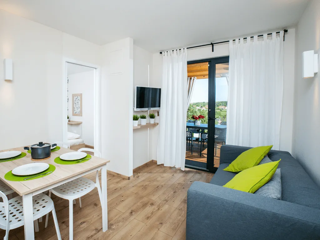 camping-turist-grabovac-mobile-homes-living-room-dining-room