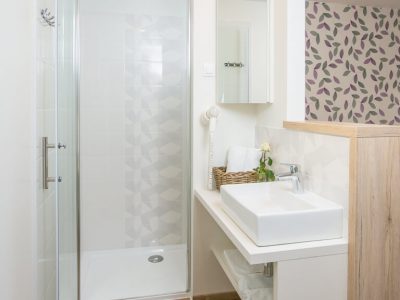 camping-turist-grabovac-mobile-homes-bathroom