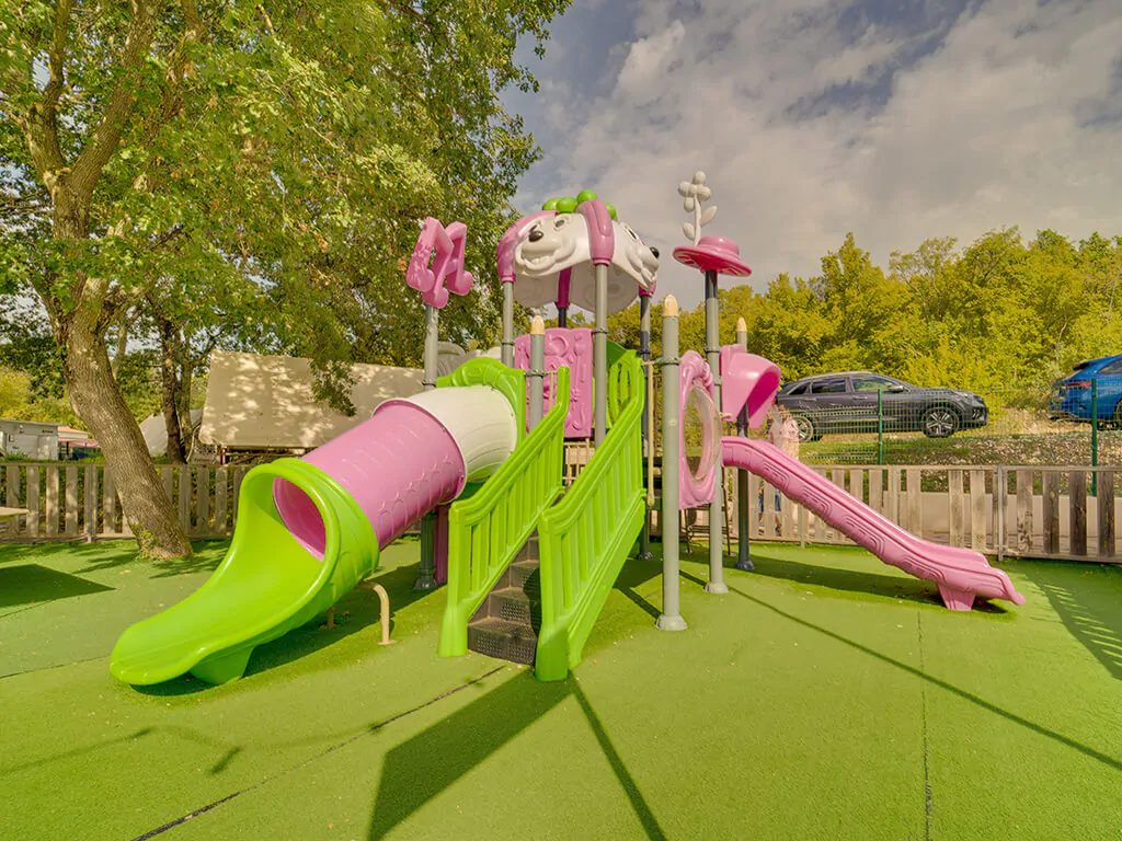 campsite-polidor-children-playground