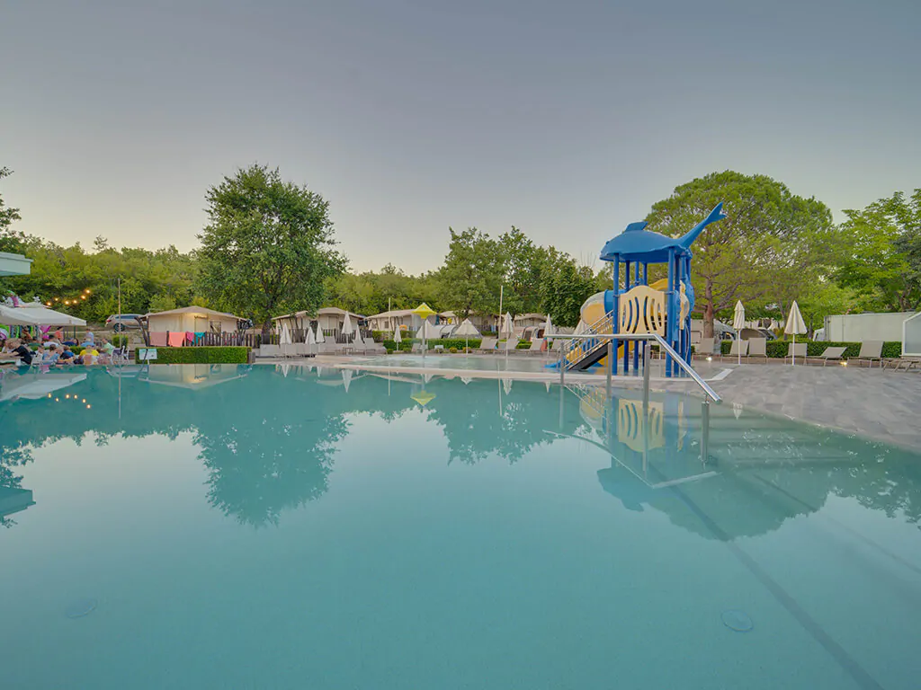 campsite-polidor-exterior-outdoor-pool