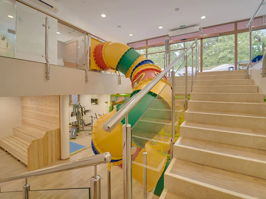 campsite-polidor-mini-club-interior-slide-for-kids