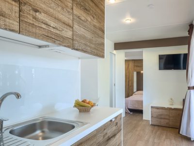mobile-homes-evo-park-umag-kitchen