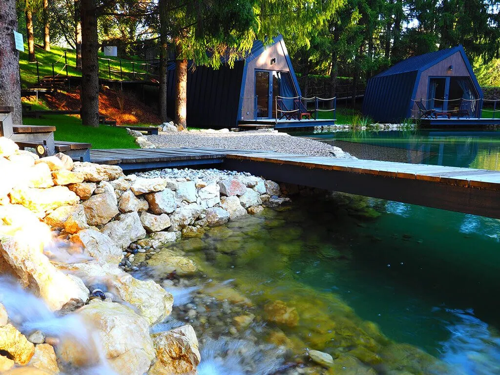 plitvice-holiday-resort-exterior-of-lake-house-glamping-copy