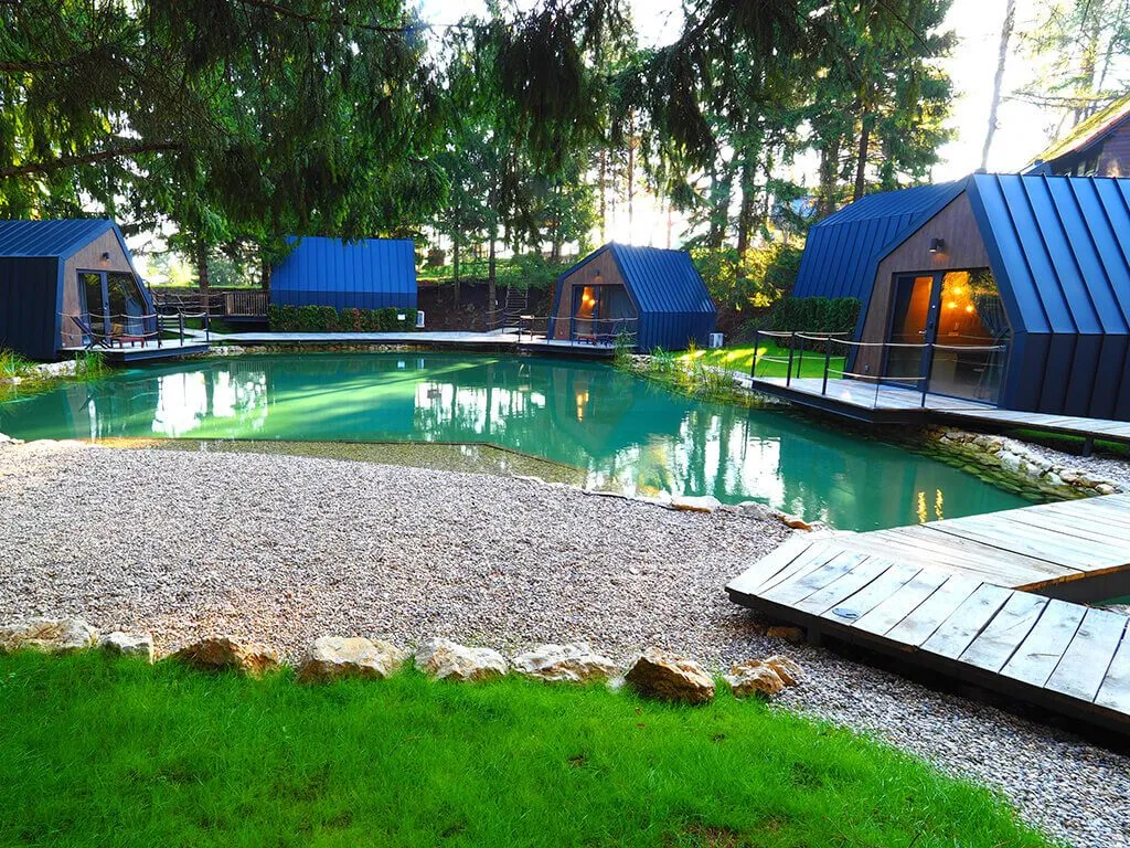 plitvice-holiday-resort-exterior-of-lake-house-glamping-i