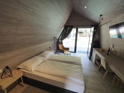 plitvice-holiday-resort-interior-of-lake-house-glamping-ii