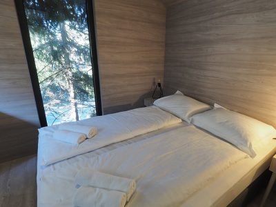 plitvice-holiday-resort-interior-of-tree-house-glamping-vi