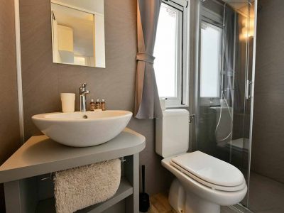 camping-park-polidor-mobile-home-premium-bathroom-2
