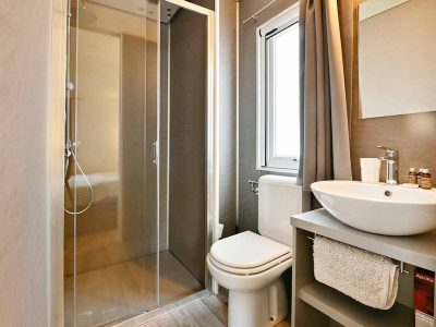 camping-park-polidor-mobile-home-premium-bathroom