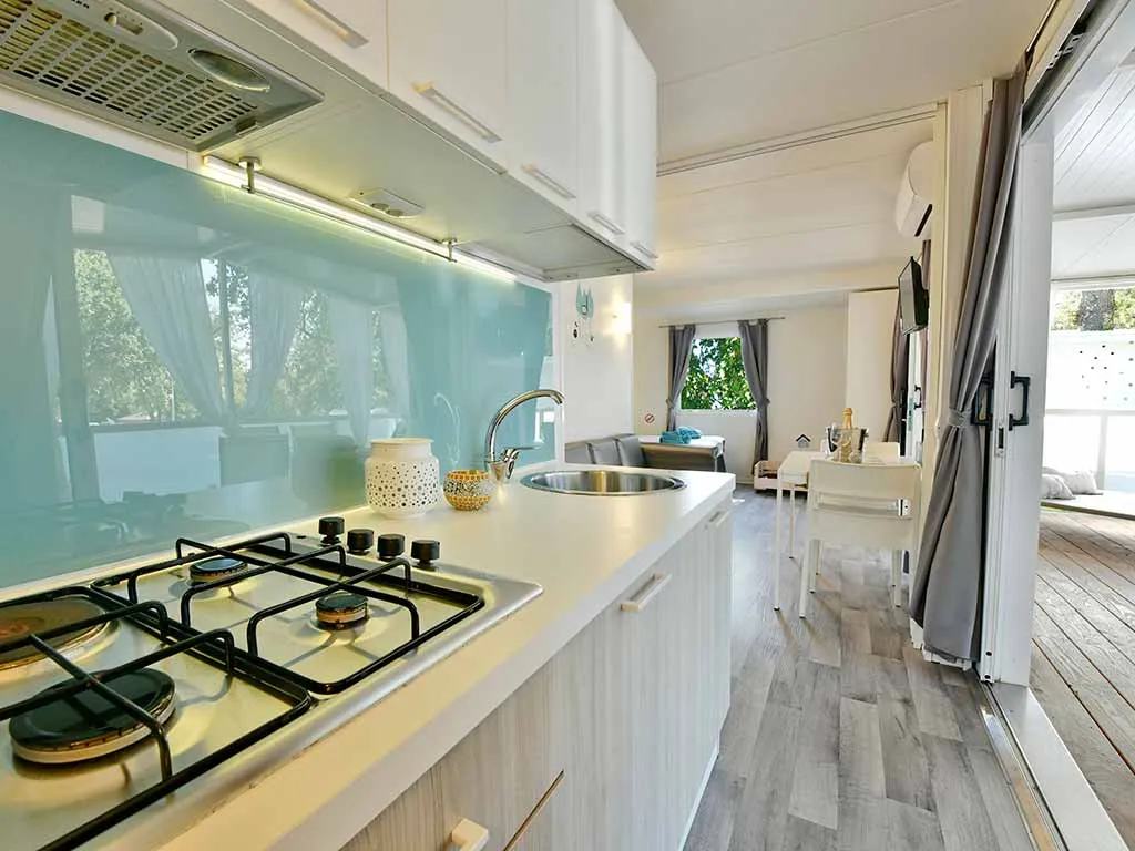 camping-park-polidor-mobile-home-premium-kitchen