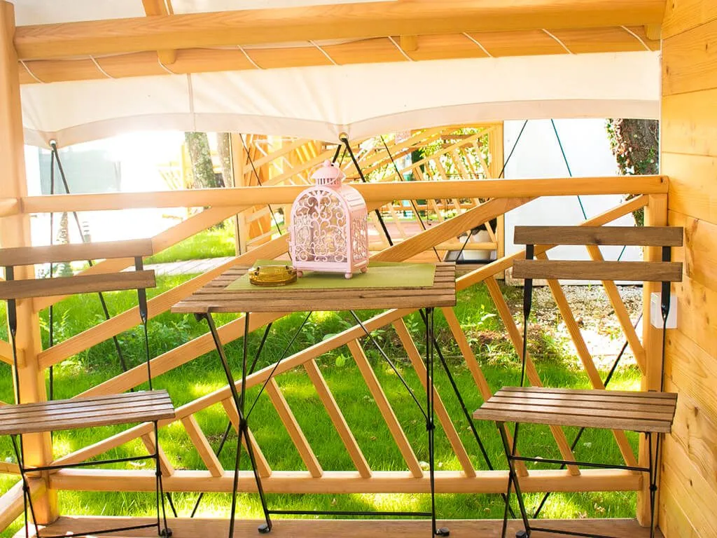 camping-polidor-glamping-room-terrace