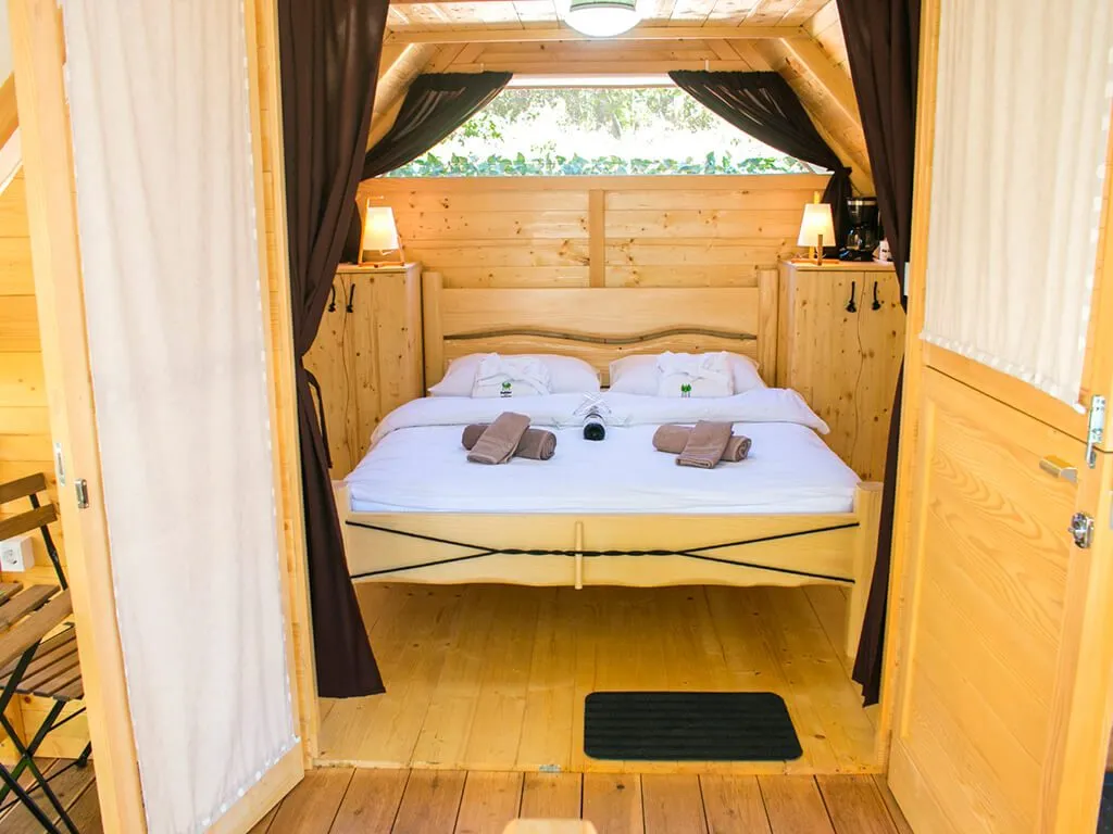 camping-polidor-interior-of-glamping-tents