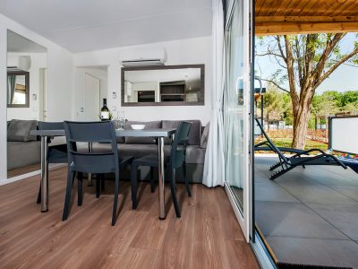 solaris-naturist-camping-resort-premium-mobile-home-interior-1