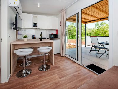 solaris-naturist-camping-resort-studio-comfort-mobile-home-interior-10