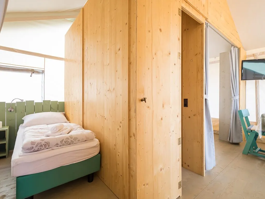 boutique-campsite-santa-marina-premium-glamping-tent-17