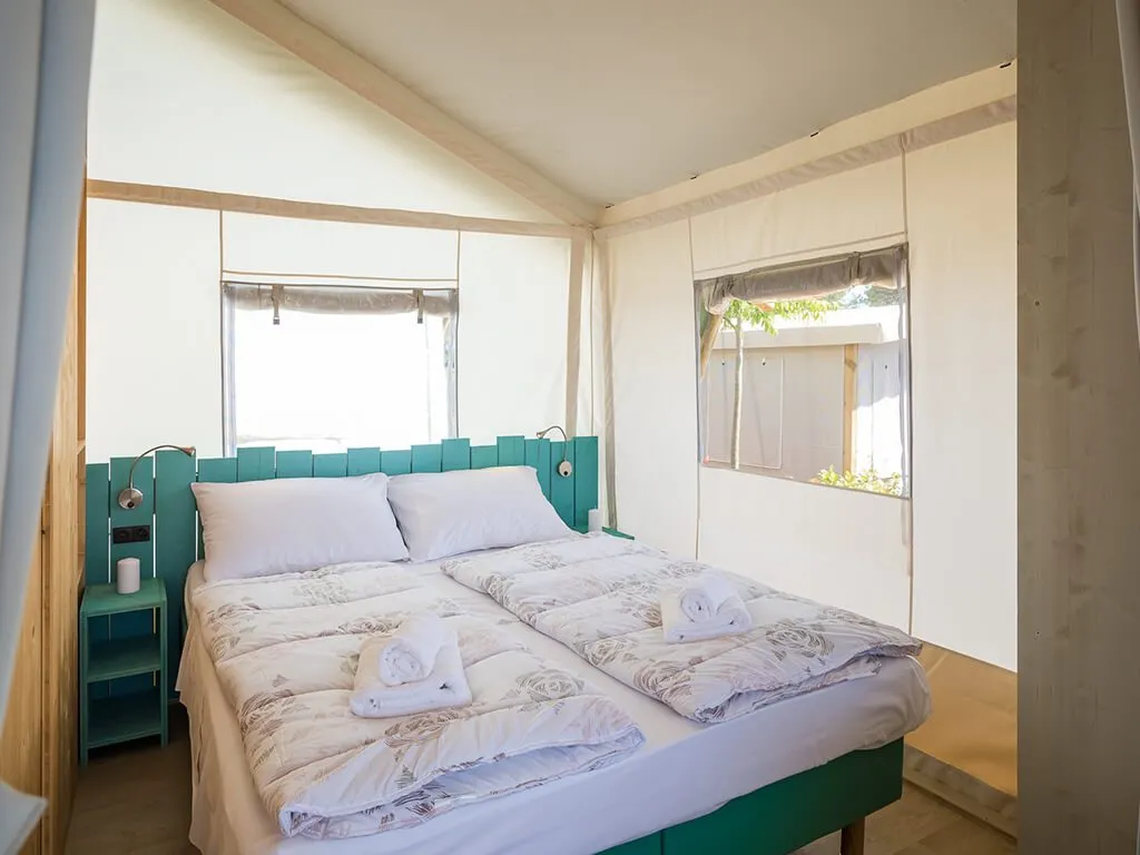boutique-campsite-santa-marina-premium-glamping-tent-4