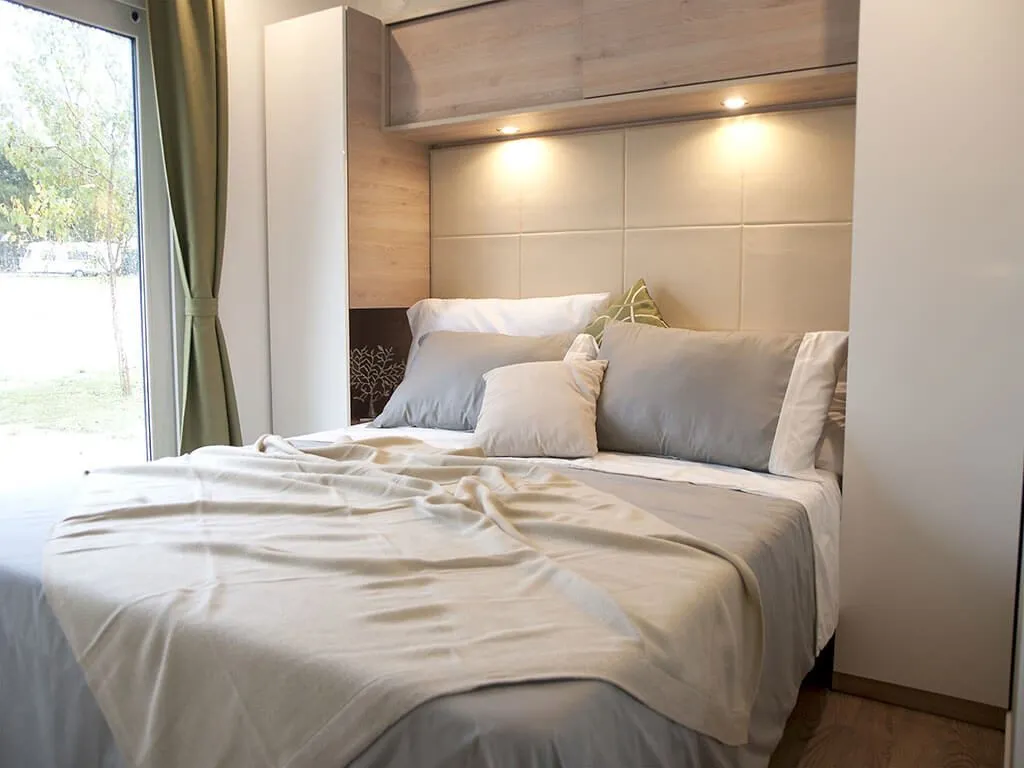 camping-san-marino-lopar-garden-premium-mobile-home-bedroom-interior-iii
