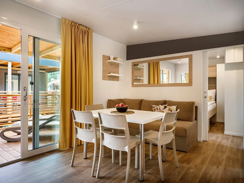 camping-san-marino-interior-of-mobile-homes-lopari-garden-premium-family-i