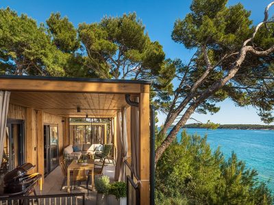 campsite-padova-hiltop-green-home-for-5-exterior-terrace-2